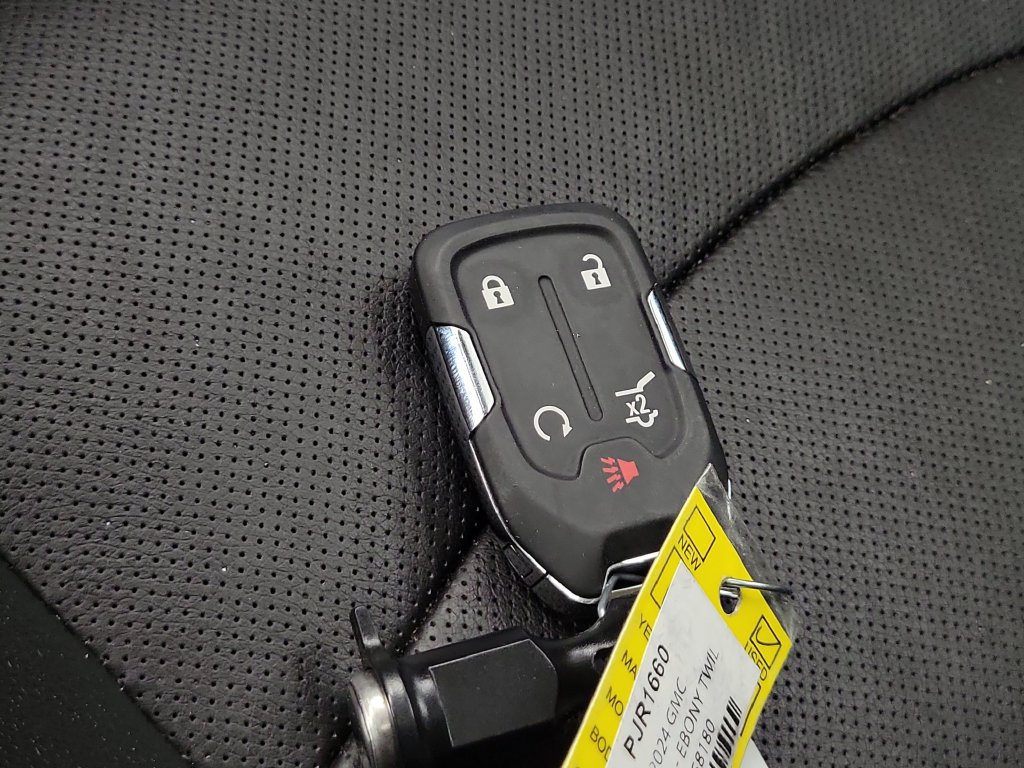 Used 2024 GMC Terrain SLT AWD/4WD image 28