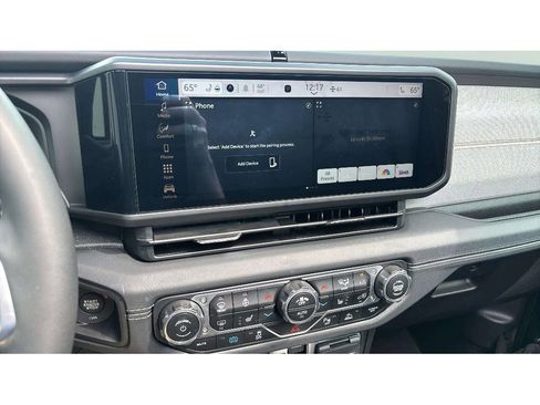 Used 2025 Jeep Wrangler Sahara w/ Safety Group image 21