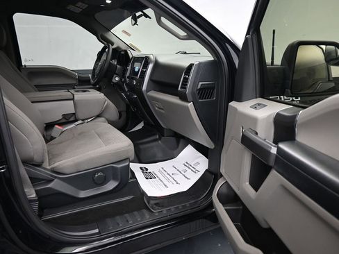 Used 2020 Ford F150 XLT image 13