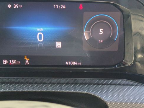 Used 2022 Volkswagen Golf R image 24