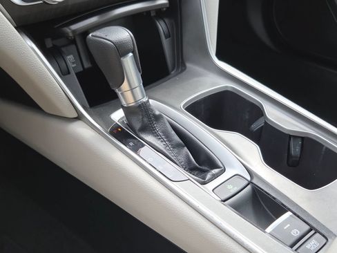Certified 2018 Honda Accord EX image 36