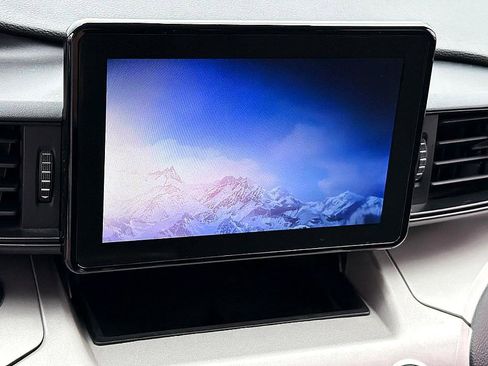 Used 2021 Ford Explorer XLT w/ Class III Trailer Tow Package image 13