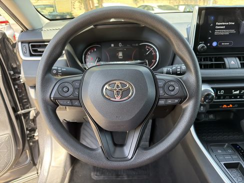 Used 2025 Toyota RAV4 XLE FWD image 23