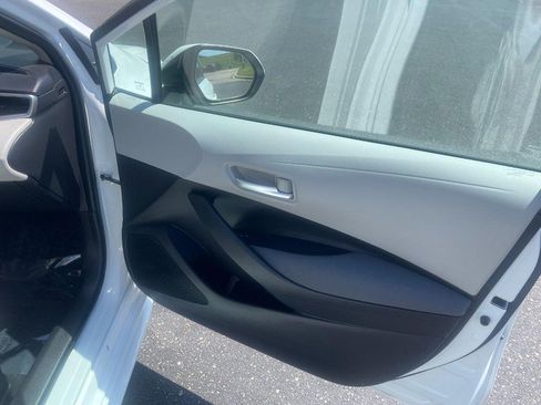 Used 2021 Toyota Corolla LE FWD image 7