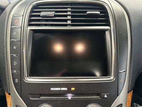 Used 2016 Lincoln MKX Reserve w/ Climate Package image 18