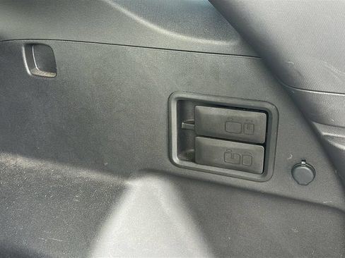 Used 2024 Chevrolet Equinox LT AWD/4WD image 29