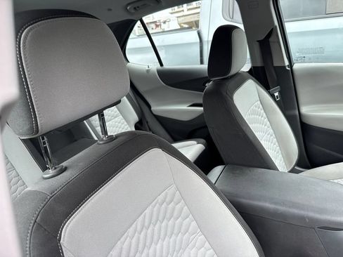 Used 2020 Chevrolet Equinox LS FWD image 3