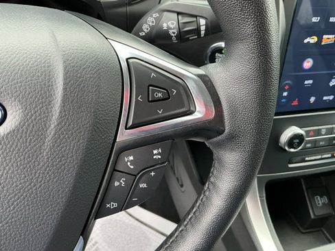 Used 2024 Ford Edge SEL image 27