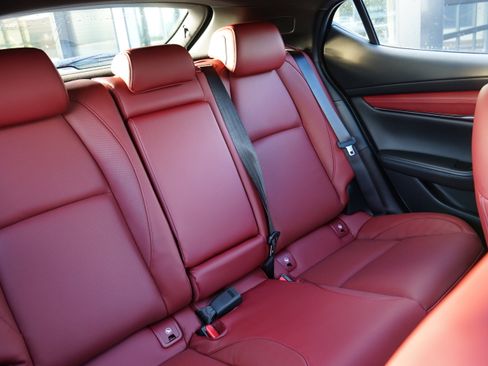 New 2026 MAZDA MAZDA3 Hatchback w/Premium Plus Pkg image 16