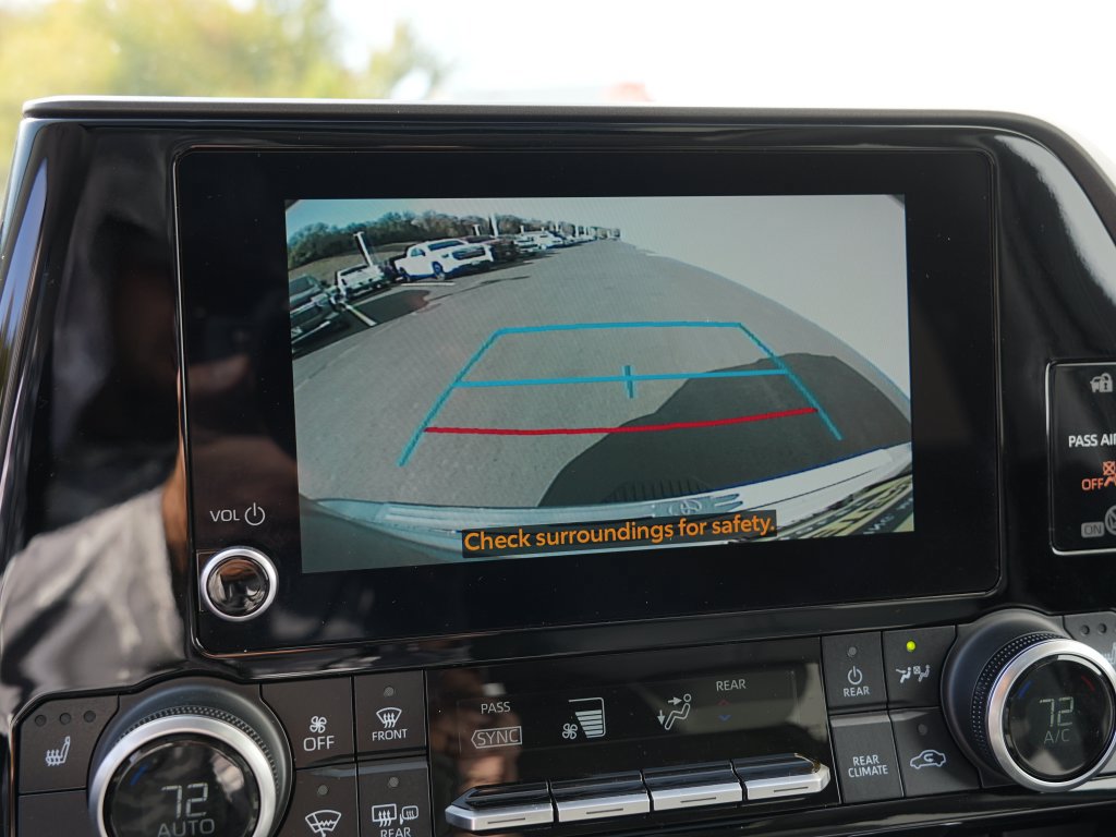 Used 2023 Toyota Highlander XLE AWD/4WD image 38