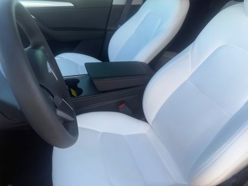 Used 2024 Tesla Model Y Performance image 17