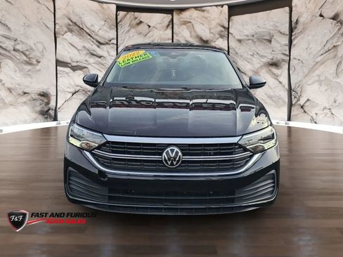 Used 2022 Volkswagen Jetta SE FWD image 2