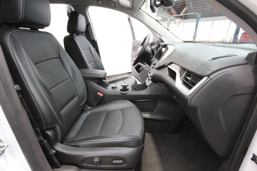 Used 2023 GMC Terrain SLT AWD/4WD image 30