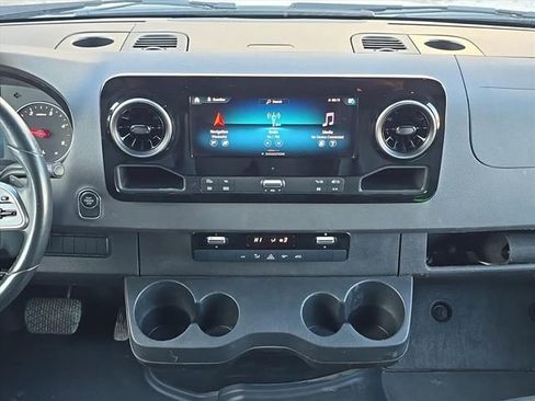 Used 2024 Mercedes-Benz Sprinter 2500 image 16