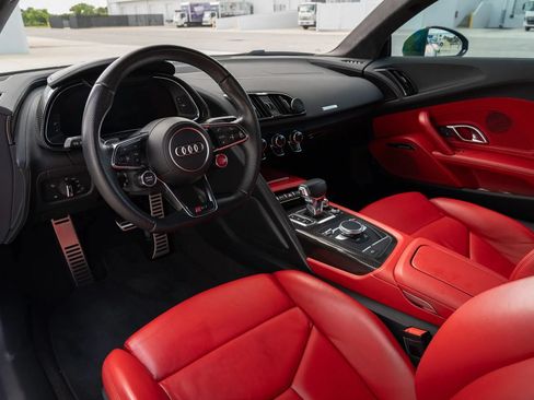 Used 2018 Audi R8 V10 RWD image 20