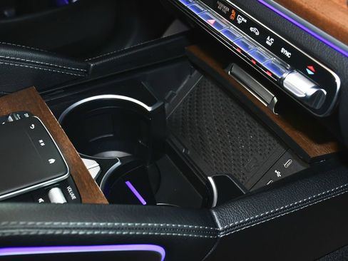 Used 2024 Mercedes-Benz GLE 450 4MATIC image 65