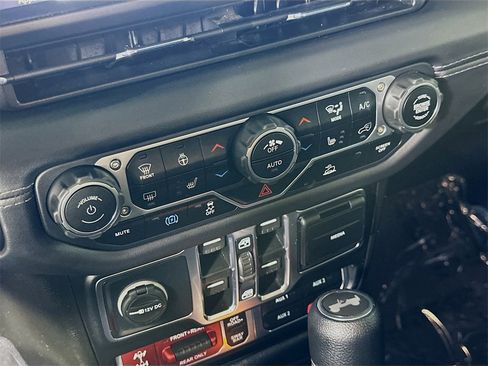 Used 2025 Jeep Wrangler Unlimited Rubicon 4xe w/ Technology Group image 26