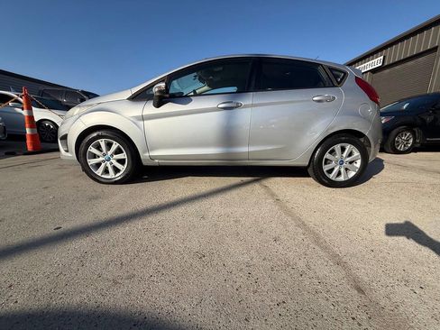 Used 2013 Ford Fiesta SE image 23