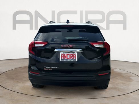 Used 2022 GMC Terrain SLE w/ Driver Convenience Package FWD image 9