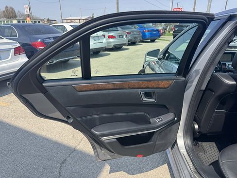 Used 2014 Mercedes-Benz E 350 4MATIC Sedan image 19