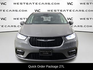 Used 2023 Chrysler Pacifica Touring-L video 2