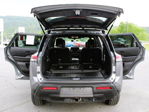 Used 2023 Nissan Pathfinder Rock Creek AWD/4WD image 17