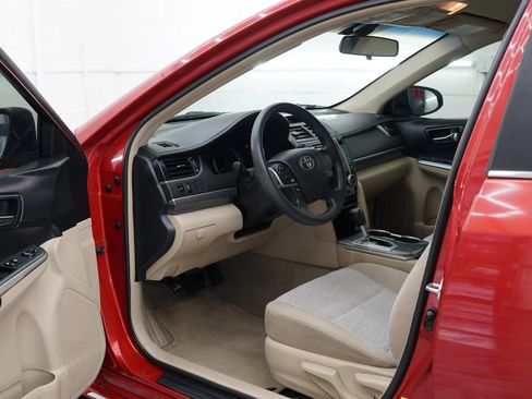Used 2012 Toyota Camry LE w/ Preferred Accessory Pkg FWD image 21
