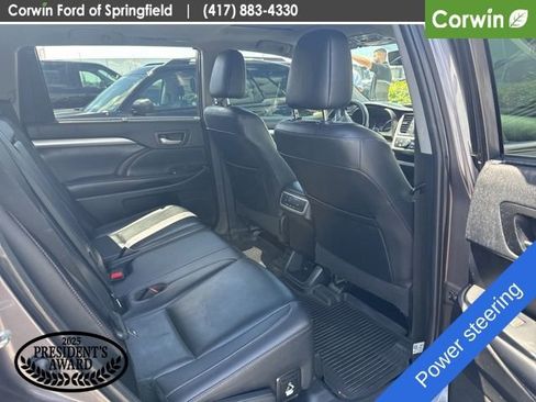 Used 2019 Toyota Highlander XLE AWD/4WD image 7
