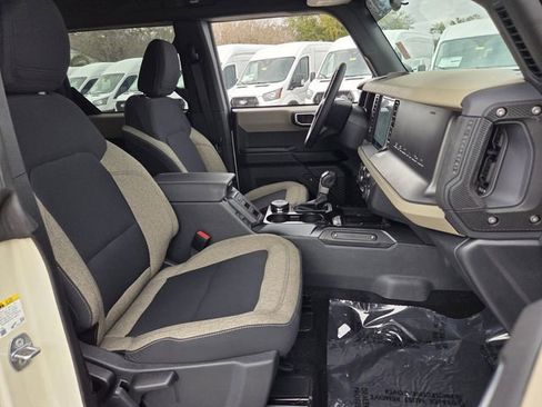 Used 2025 Ford Bronco Big Bend image 18