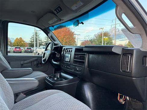 Used 2017 Chevrolet Express 3500 LT w/ LT Preferred Equipment Group image 37