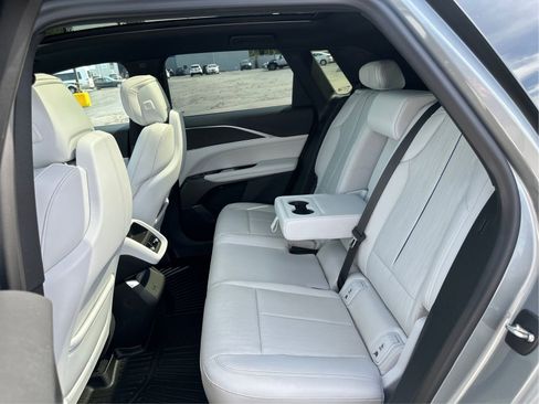 Certified 2024 Cadillac Lyriq Luxury AWD/4WD image 10