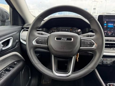 Used 2022 Jeep Compass Latitude AWD/4WD image 9
