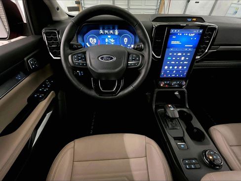 Certified 2024 Ford Ranger Lariat w/ Advanced Towing Package image 5