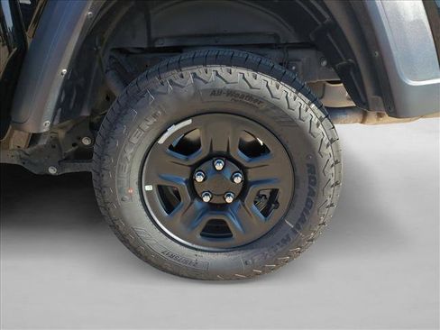 Used 2024 Jeep Gladiator Sport image 21