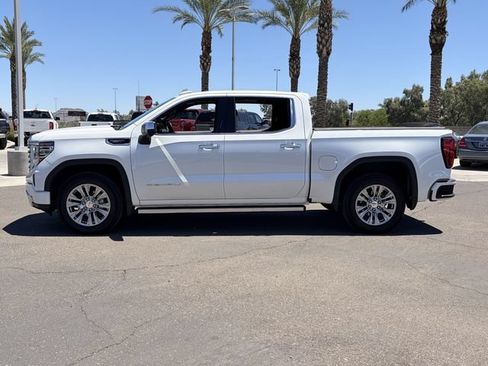 Used 2023 GMC Sierra 1500 Denali w/ Technology Package AWD/4WD image 9