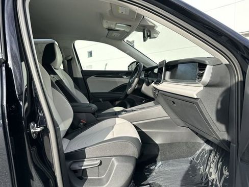 New 2026 Volkswagen Tiguan SE image 30