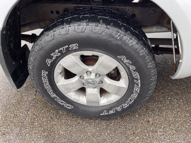 Used 2012 Nissan Frontier SV w/ SV Premium Utility Pkg AWD/4WD image 42