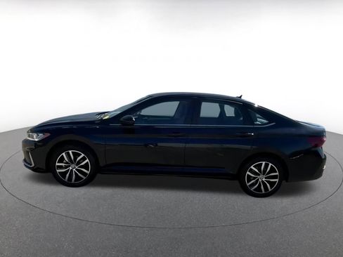 Used 2025 Volkswagen Jetta SE image 9