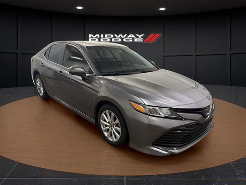 Used 2020 Toyota Camry LE FWD image 1