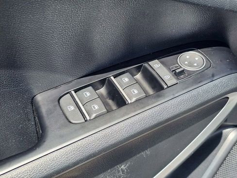 Certified 2025 Kia Soul LX w/ LX Technology Package FWD image 17