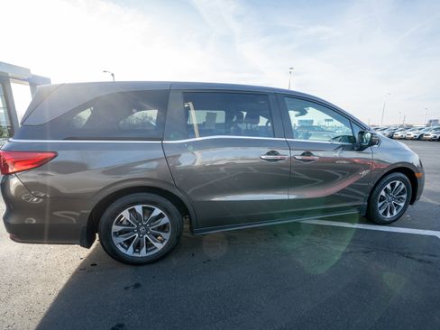 Used 2023 Honda Odyssey EX-L image 6