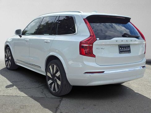 Certified 2023 Volvo XC90 T8 Ultimate AWD/4WD image 6