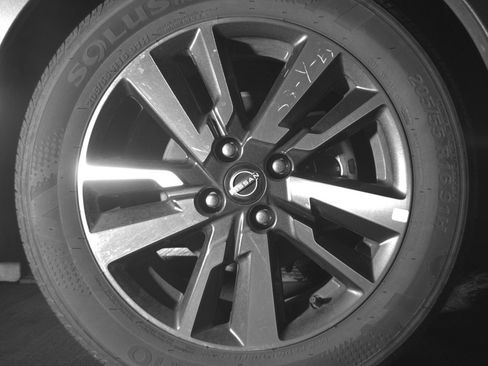 Used 2025 Nissan Versa SV image 13