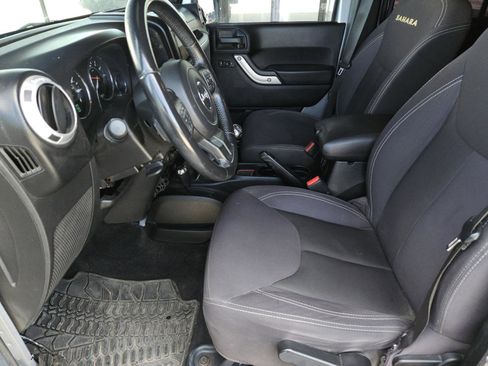 Used 2013 Jeep Wrangler Unlimited Sahara w/ Dual Top Group image 21
