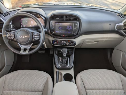 Certified 2023 Kia Soul LX image 11