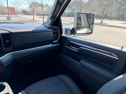 Used 2025 Chevrolet Silverado 2500 LT w/ Convenience Package image 26