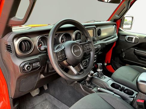 Used 2018 Jeep Wrangler Sport AWD/4WD image 15