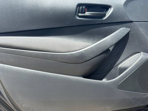 Used 2025 Toyota Corolla LE FWD image 12