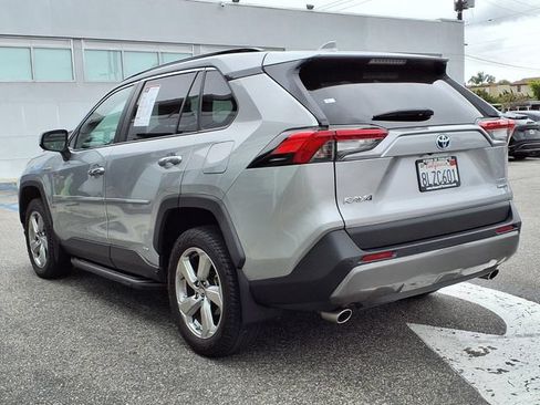 Used 2019 Toyota RAV4 Limited AWD/4WD image 3