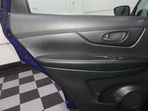 Used 2020 Nissan Rogue S AWD/4WD image 25